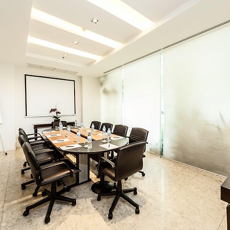 Отель Adelphi Grande Sukhumvit Бангкок Экстерьер фото