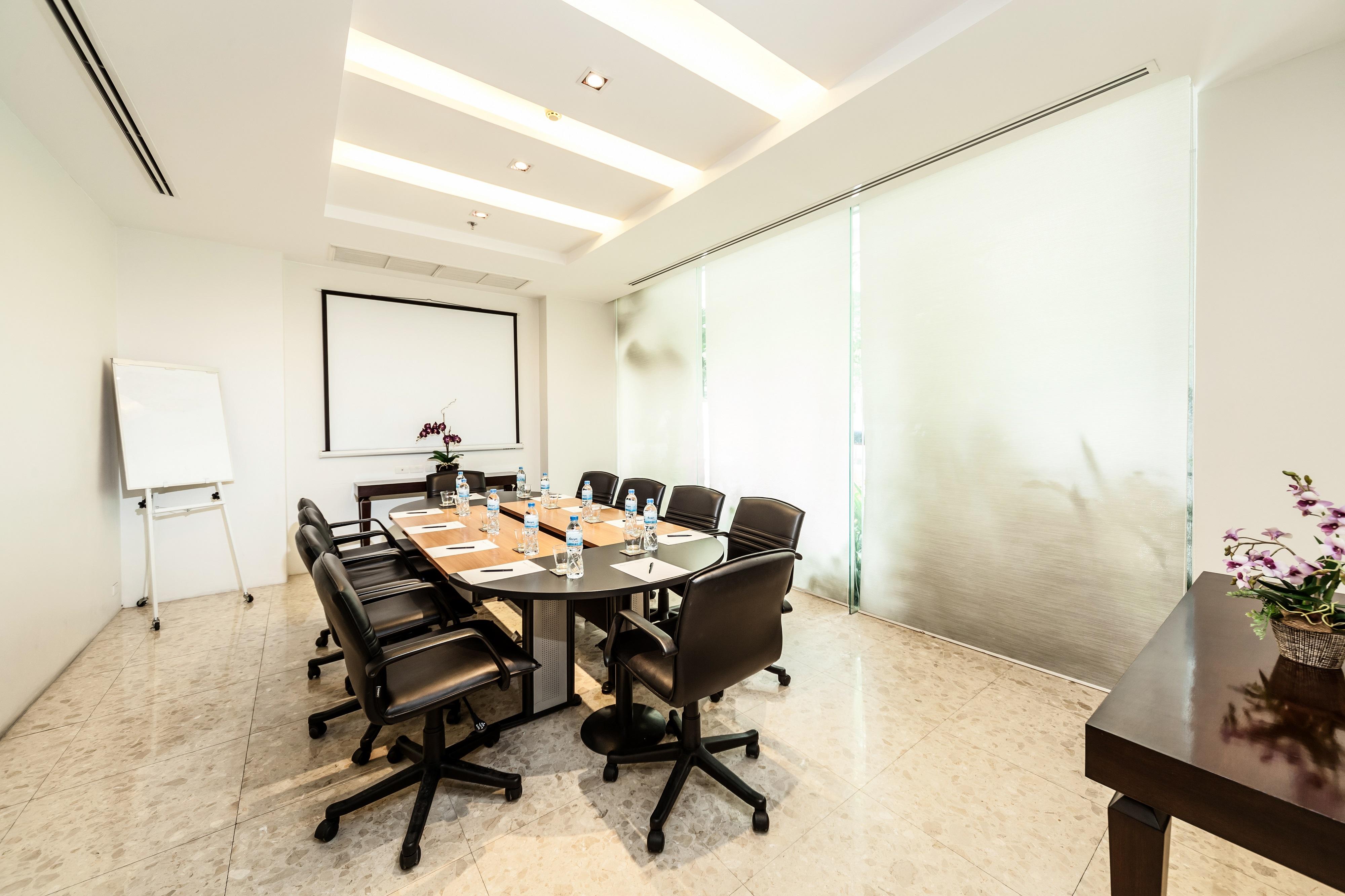 Отель Adelphi Grande Sukhumvit Бангкок Экстерьер фото