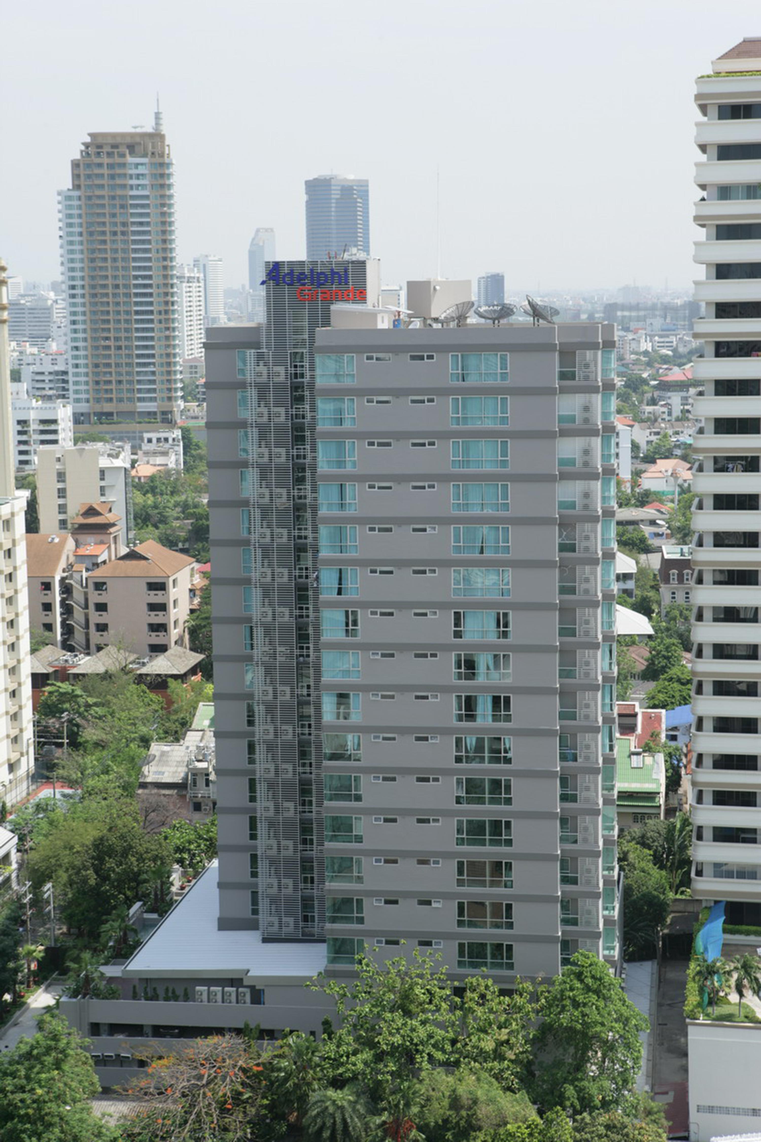 Отель Adelphi Grande Sukhumvit Бангкок Экстерьер фото