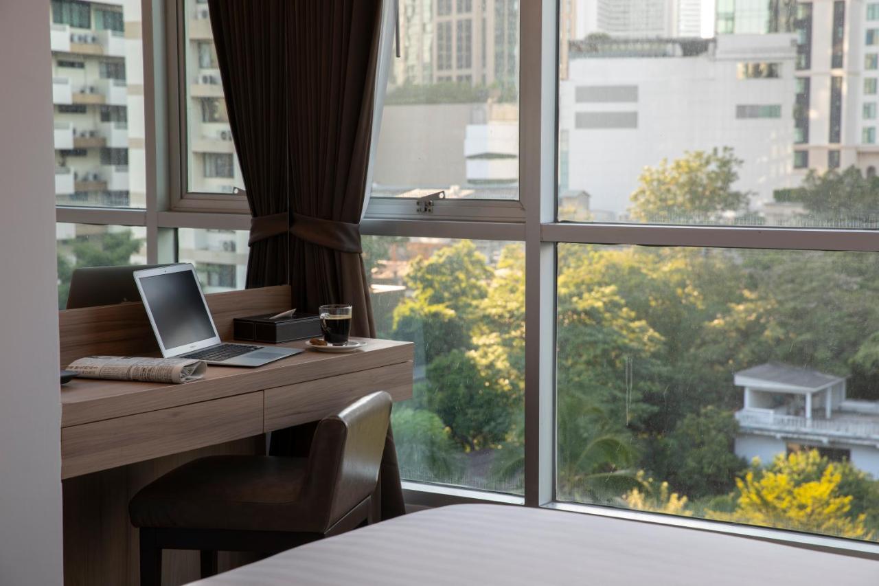 Отель Adelphi Grande Sukhumvit Бангкок Экстерьер фото