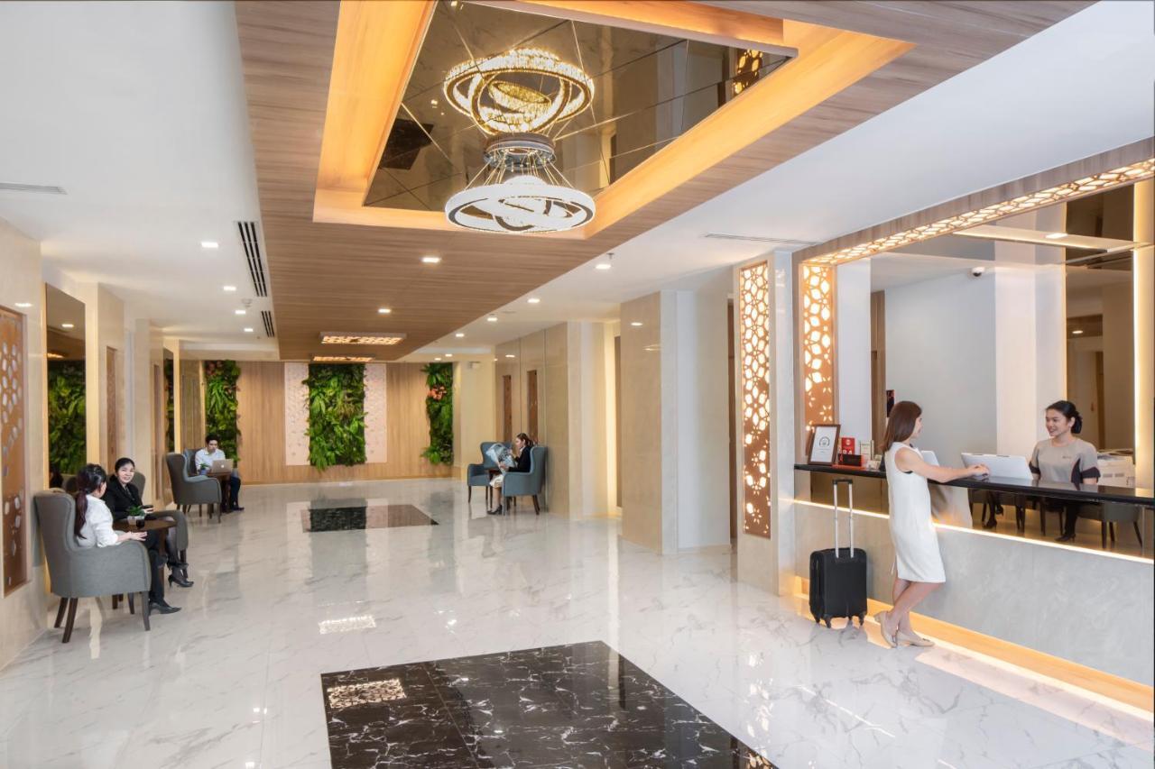 Отель Adelphi Grande Sukhumvit Бангкок Экстерьер фото